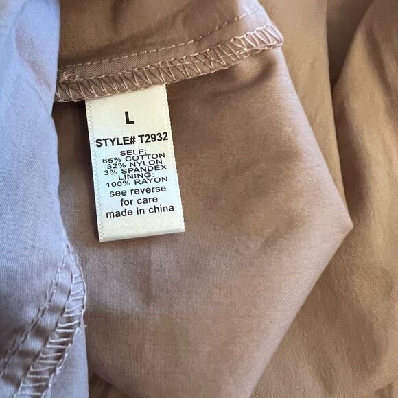 Women’s NWT Active USA Front tie Taupe Blouse w balloon sleeves. Size L. - Picture 7 of 10